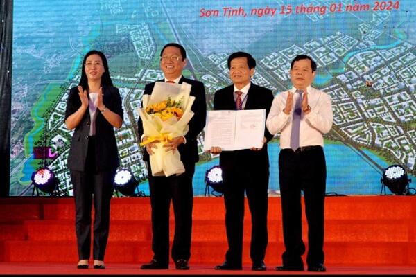 Lãnh đạo tỉnh dự lễ công bố đô thị mới Sơn Tịnh đạt tiêu chuẩn đô thị loại V