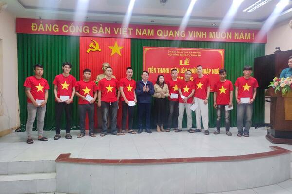 THANH NIÊN XÃ AN PHÚ HĂNG HÁI LÊN ĐƯỜNG NHẬP NGŨ  NĂM 2025